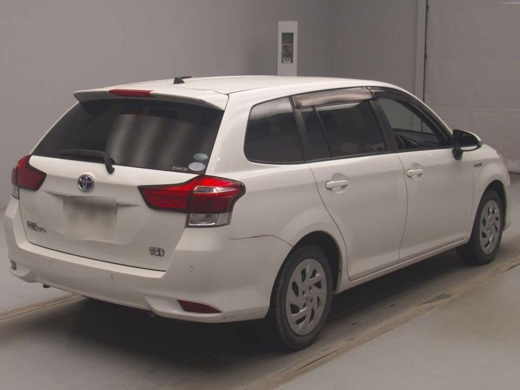 2019 Toyota Corolla Fielder ハイブリッド auction photo 2