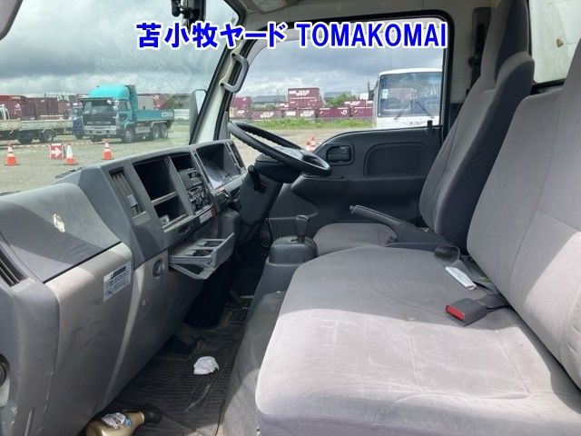 2013 Isuzu Elf Van auction photo 4
