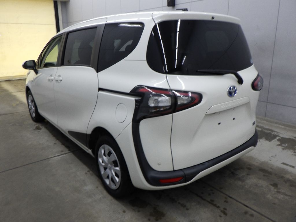 2017 Toyota Sienta ハイブリッドX auction photo 5