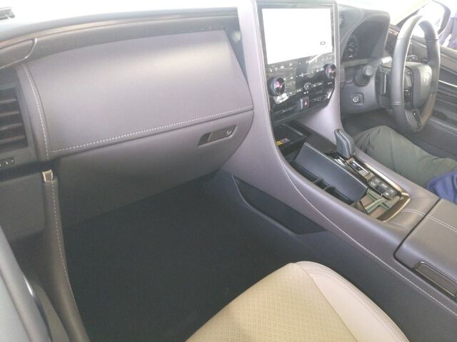 2025 Toyota Alphard Executive Lounge 4WD auction photo 3