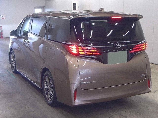 2025 Toyota Alphard Executive Lounge 4WD auction photo 2