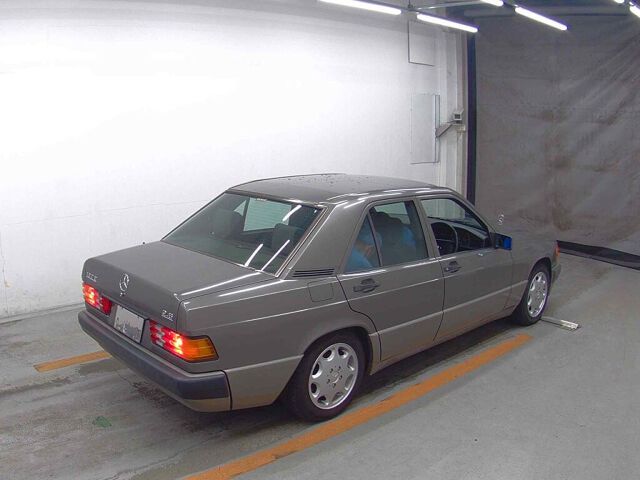 1990 Mercedes-Benz 190クラス auction photo 5