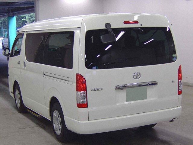 2018 Toyota Hiace GL auction photo 2
