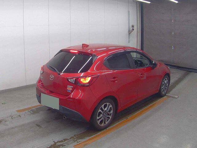 2017 Mazda Demio XD Touring L Package auction photo 5
