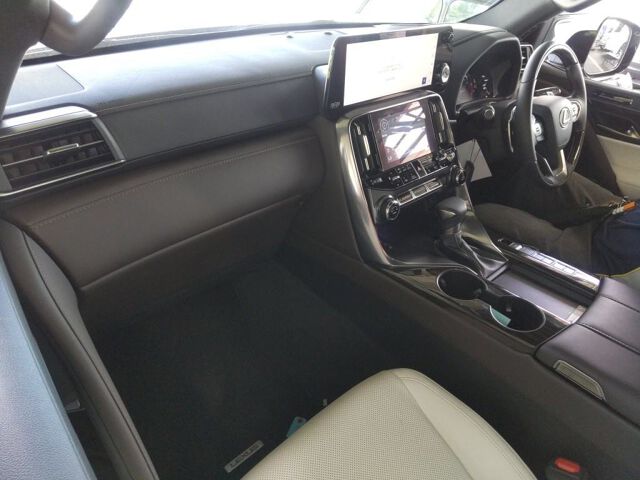 2024 Lexus LX LX600 4WD auction photo 3