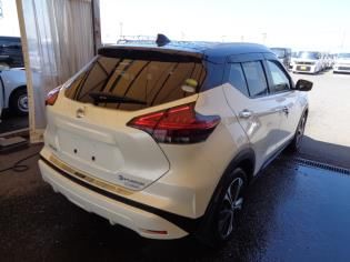 2021 Nissan Kicks X auction photo 2