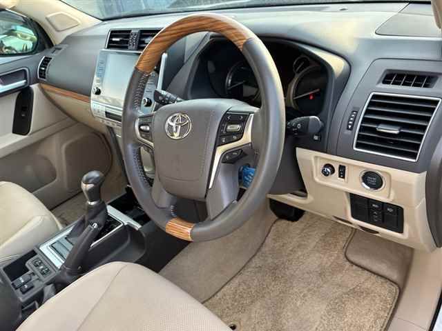 2023 Toyota Land Cruiser Prado TX Lパッケージ auction photo 3