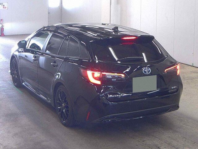 2024 Toyota Corolla Touring HVアクティブスポーツ 4WD auction photo 2