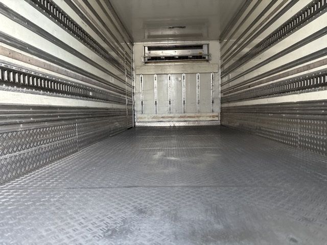2010 Isuzu Forward レイゾウレイトウ PG auction photo 19