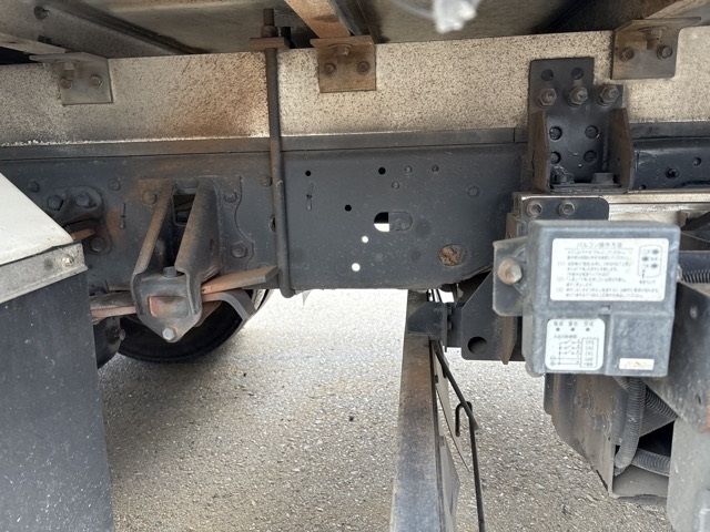 2010 Isuzu Forward レイゾウレイトウ PG auction photo 13