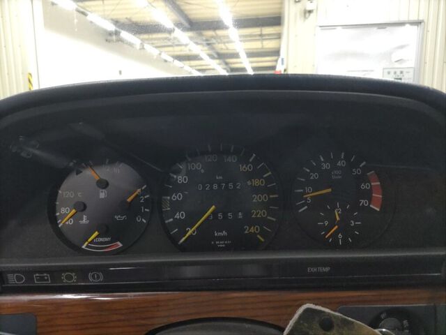 1983 Mercedes-Benz S-Class 380SEL auction photo 6