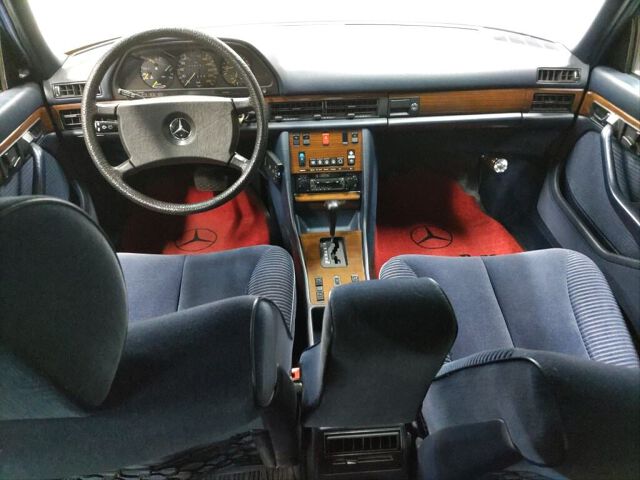 1983 Mercedes-Benz S-Class 380SEL auction photo 3