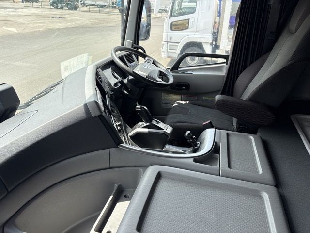 2021 Nissan Diesel UD Refrigerated PG auction photo 5