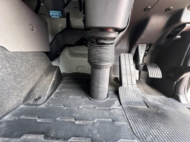 2021 Nissan Diesel UD Refrigerated PG auction photo 4