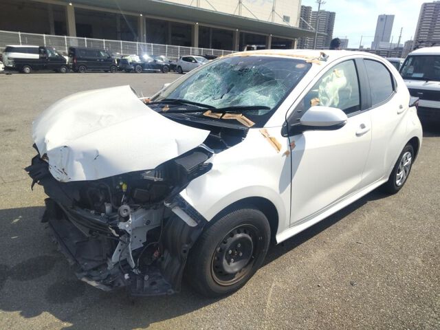 2022 Toyota Yaris auction photo 4