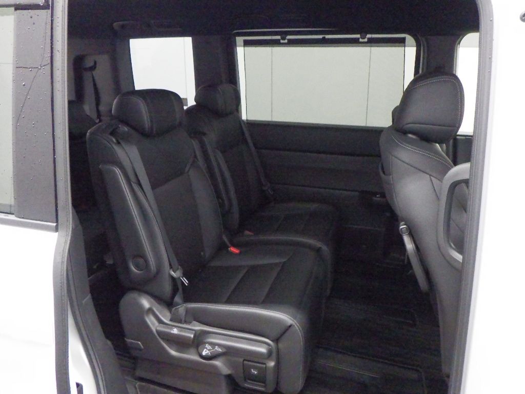 2023 Honda Stepwgn 7 people auction photo 7