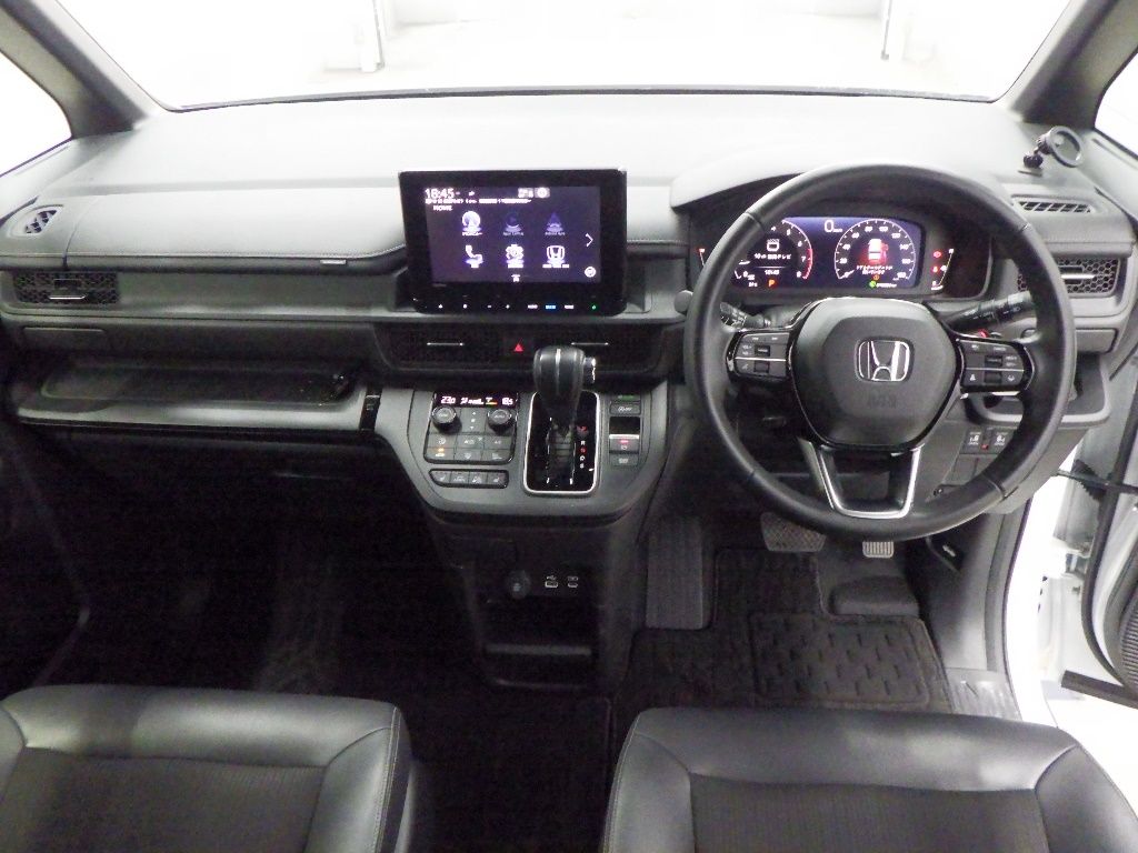 2023 Honda Stepwgn 7 people auction photo 3