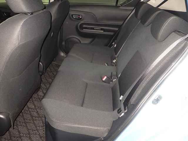 2017 Toyota Aqua S ナビレディパッケージ auction photo 6