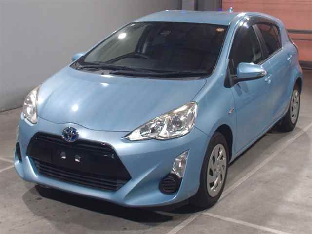 2017 Toyota Aqua S ナビレディパッケージ Japan auction vehicle