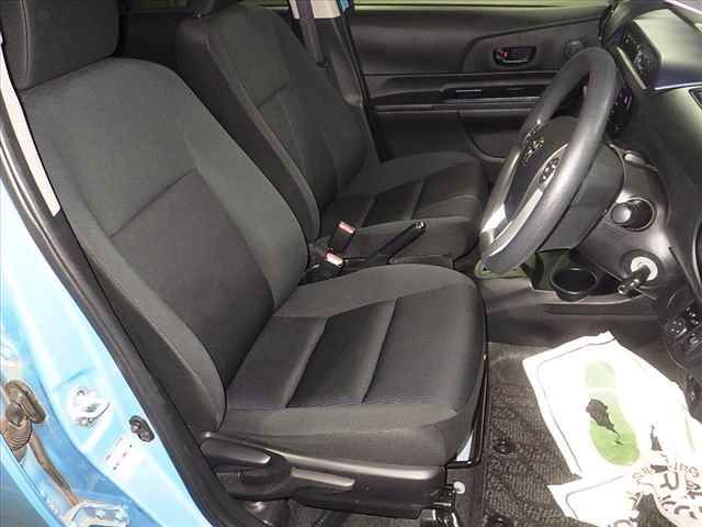 2017 Toyota Aqua S ナビレディパッケージ auction photo 9
