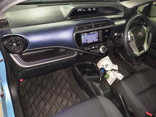 2017 Toyota Aqua S ナビレディパッケージ auction photo 5