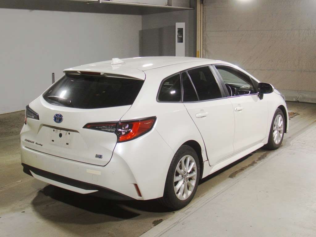 2021 Toyota Corolla Touring Hybrid S auction photo 2