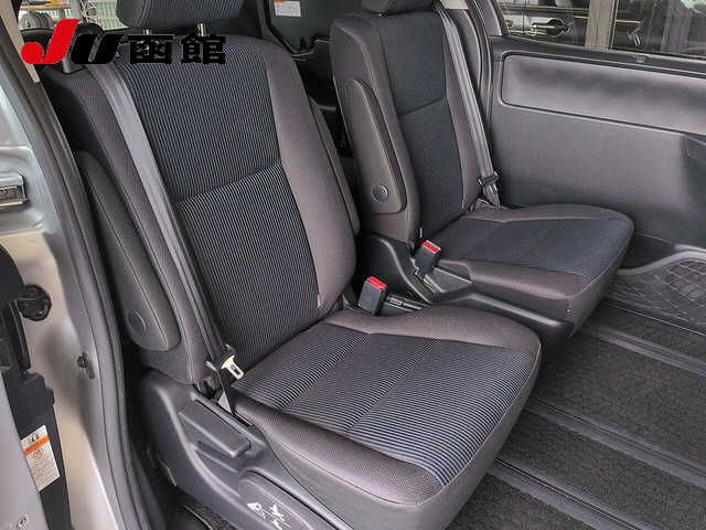 2017 Toyota Noah 4WD X auction photo 6