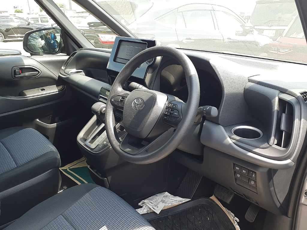 2026 Toyota Noah Hybrid S-X auction photo 9