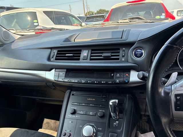 2011 Lexus CT CT200hバージョンC auction photo 6