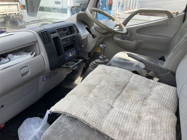 2004 Toyota Dyna レイゾウレイトウ auction photo 5