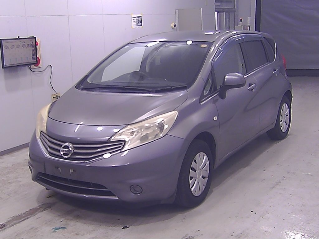 2013 Nissan ノート HB X DIG-S auction photo 4