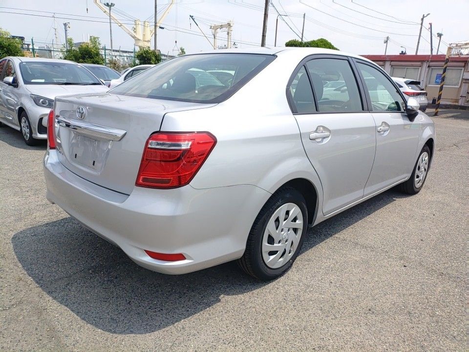 2021 Toyota カローラ アクシオ auction photo 2