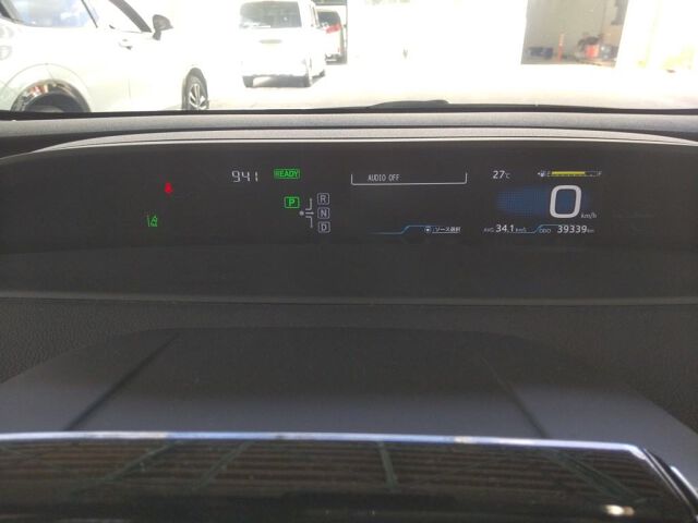 2017 Toyota Prius PHEV S Navi Package auction photo 6