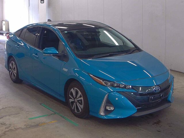 2017 Toyota Prius PHEV S Navi Package Japan auction vehicle