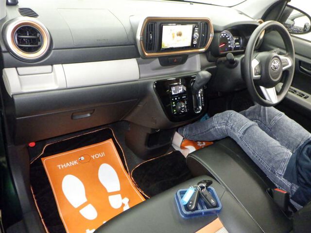 2022 Toyota Passo モーダチャーム 4WD auction photo 3
