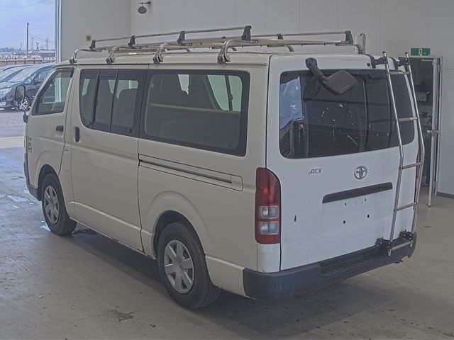 2005 Toyota Hiace auction photo 2