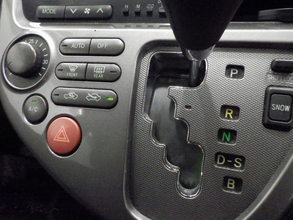 2003 Toyota Wish G auction photo 12