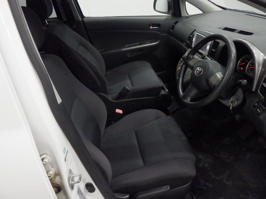 2003 Toyota Wish G auction photo 6
