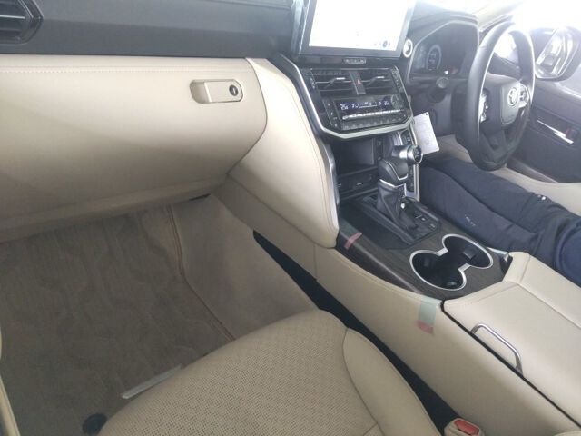 2025 Toyota Land Cruiser ZX 4WD auction photo 3