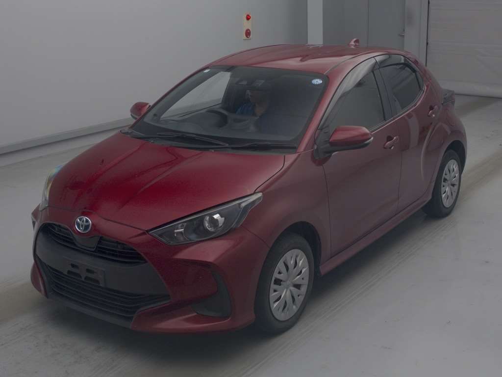 Japan Auction Vehicles 4 2020 Toyota Yaris ハイブリッドX 4WD auction photo