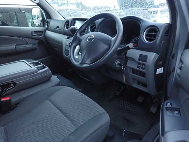 2020 Nissan NV350 Caravan DX auction photo 6