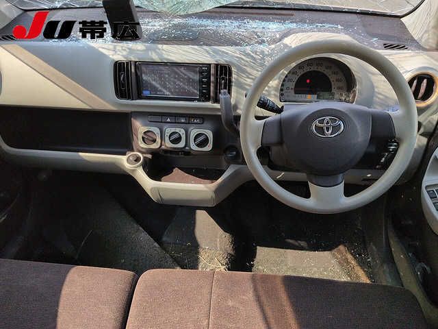 2015 Toyota Passo auction photo 3