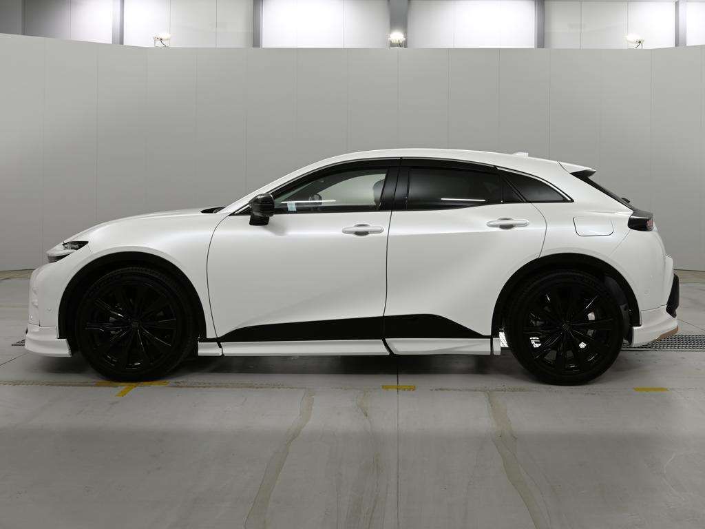 2023 Toyota Crown Sport Z 4WD auction photo 4