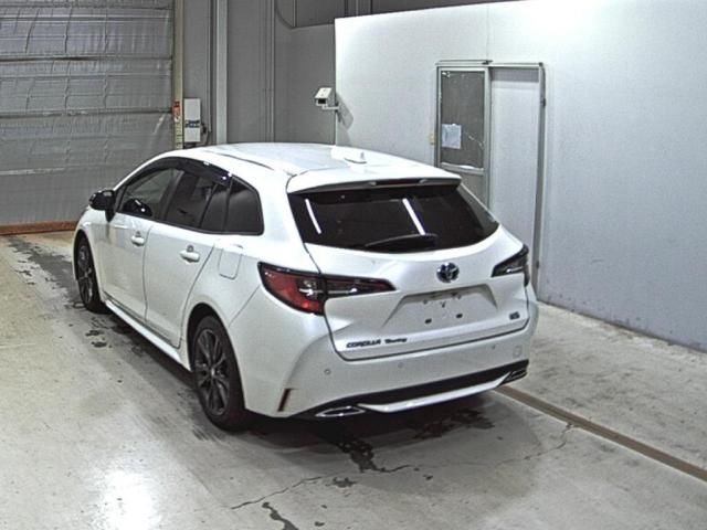 2021 Toyota Corolla Touring ハイブリッド ダブルバイビー auction photo 2