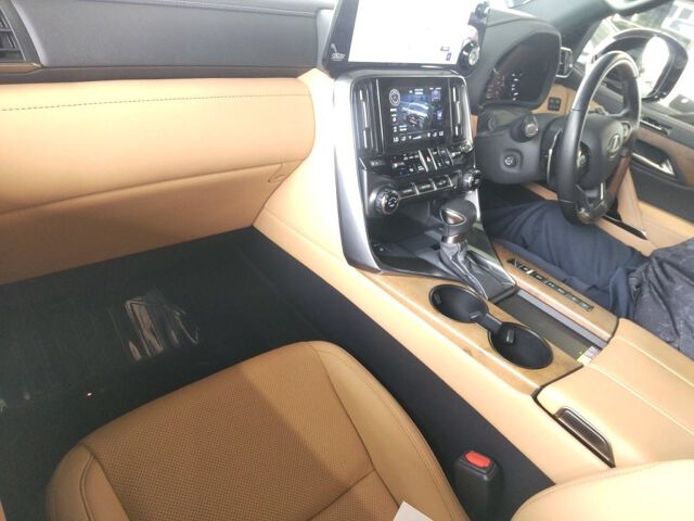 2023 Lexus LX LX600 Off-Road 4WD auction photo 3