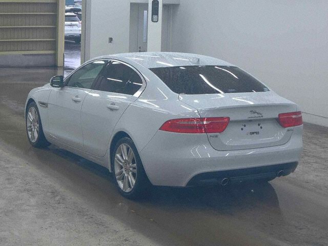 2018 Jaguar XE XE Prestige auction photo 2