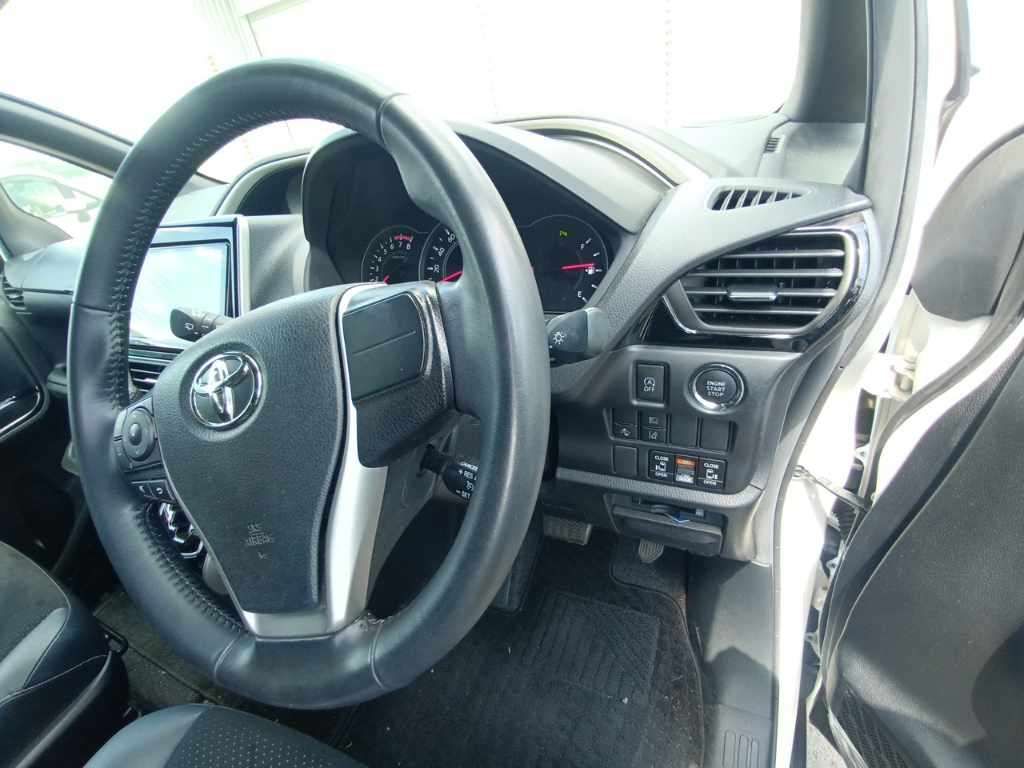 2021 Toyota Voxy ZS キラメキ3 auction photo 9