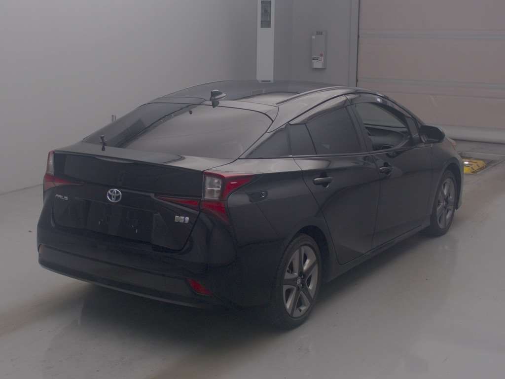 2021 Toyota Prius Sツーリングセレクション auction photo 2