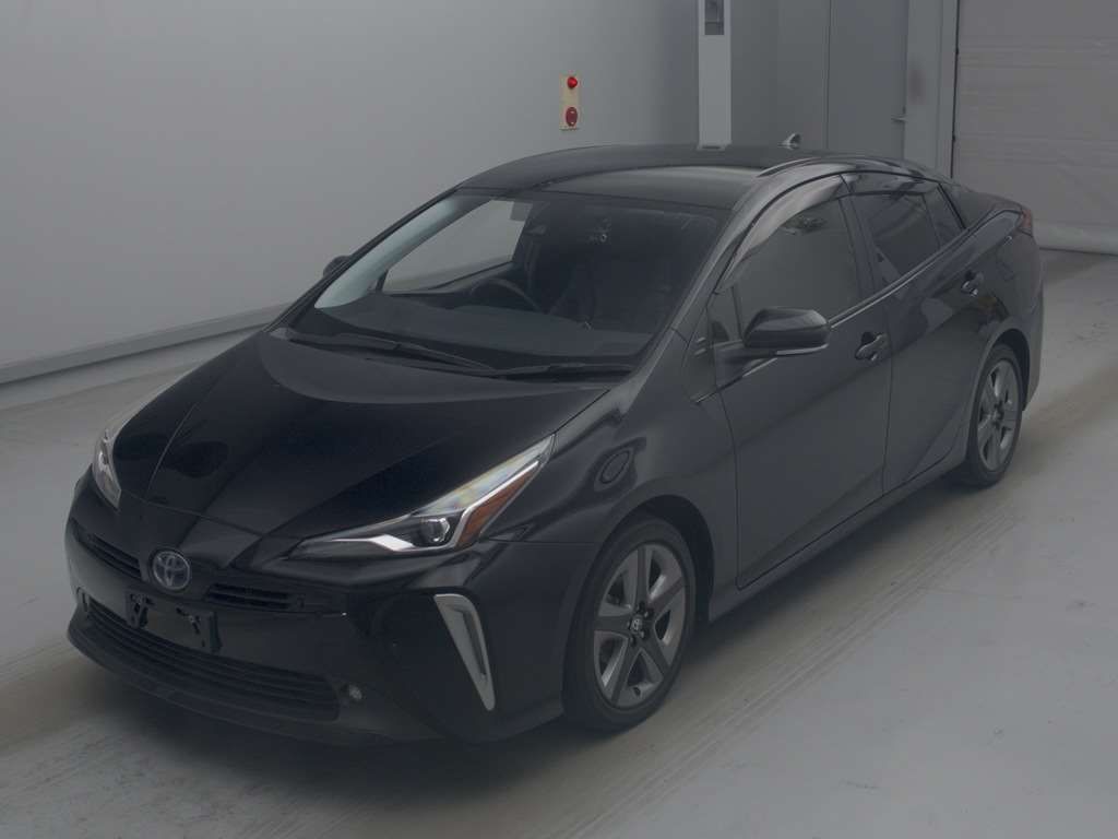 Japan Auction Vehicles 4 2021 Toyota Prius Sツーリングセレクション auction photo