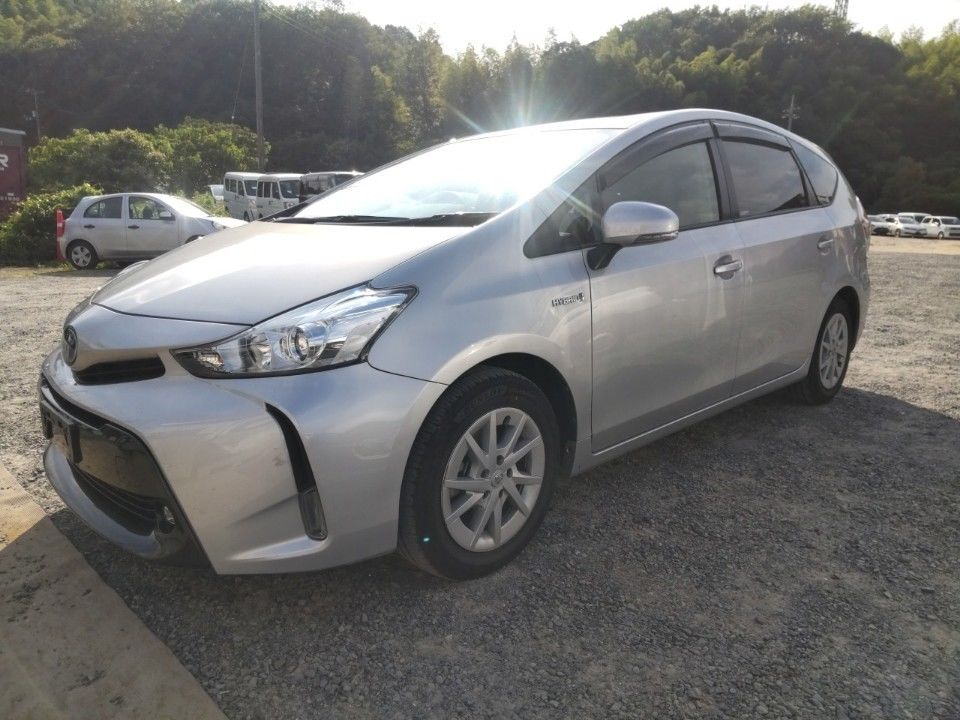 2018 Toyota プリウス α Japan auction vehicle